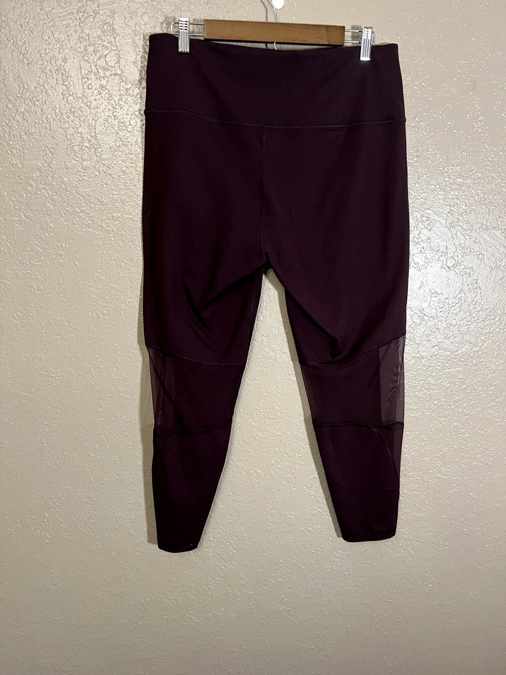 Victoria's Secret Sport leggings purple mesh cropped XL